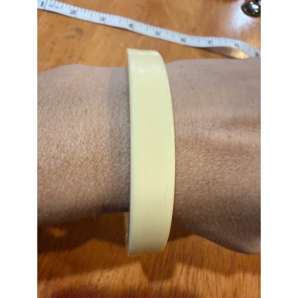 Vintage Cream Ivory Bangle Bracelet Smooth Polished Resin Minimalist Retro 2.5in